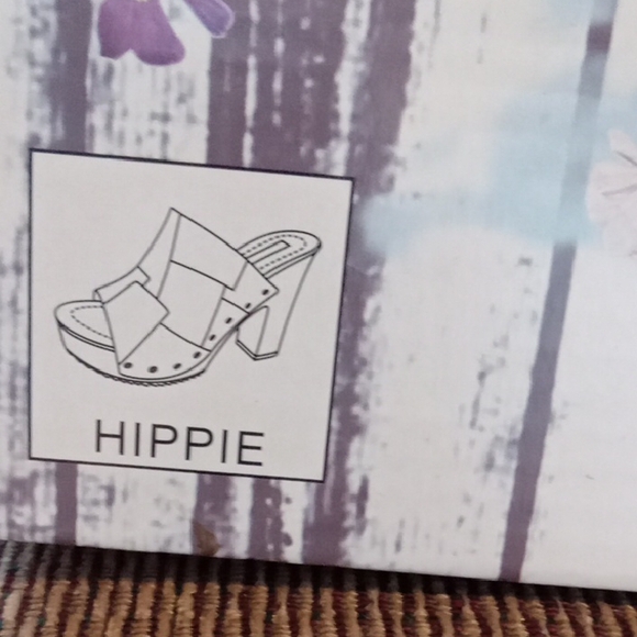 Unionbay Women's Brown Patchwork Sandals - Picture 8 of 8